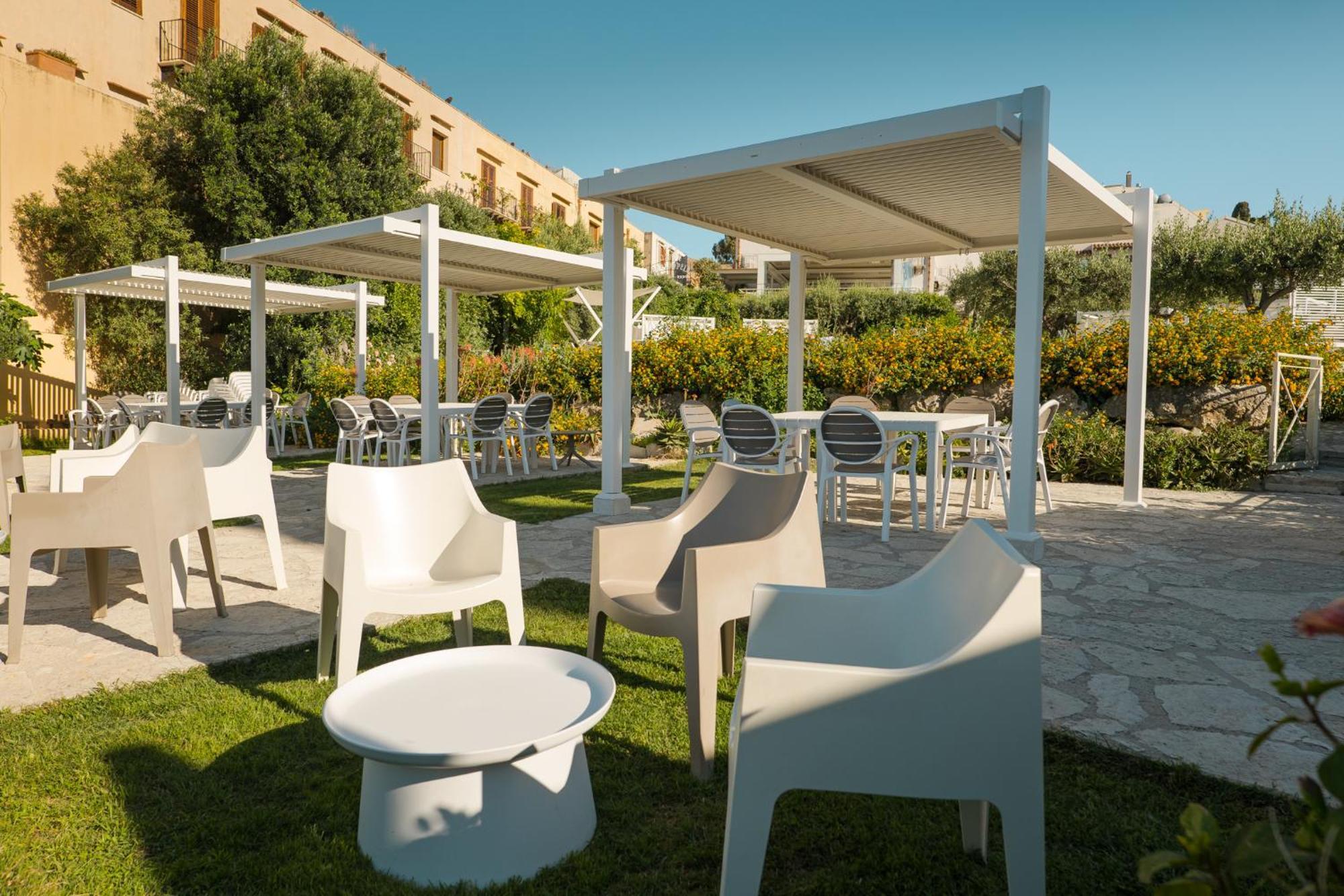 Hotel La Tavernetta Скопело Екстериор снимка