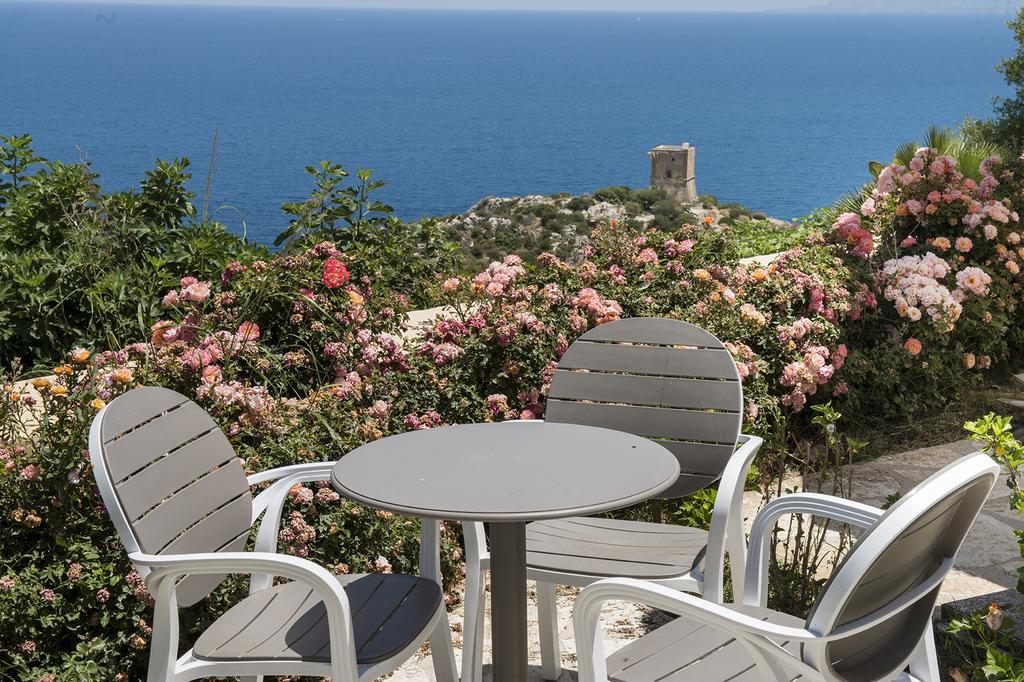 Hotel La Tavernetta Скопело Екстериор снимка